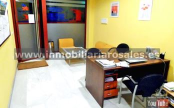 venta local baena junto al parque