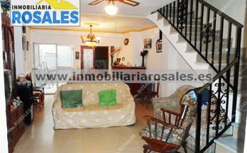 venta casa unifamiliar baena rebajada, todo en buen estado.