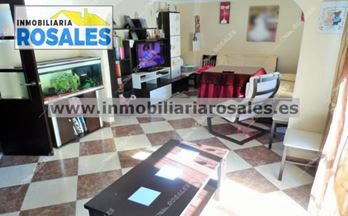 venta piso baena rebajado. piso sin vecinos.