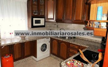 venta piso baena como a estrenar, situadísimo.