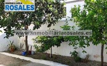 venta casa unifamiliar baena con amplio patio.