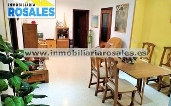 venta piso baena con ascensor y parking.