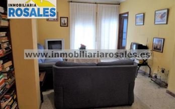 venta piso baena 1ª planta con patio.