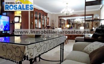 venta piso baena como nuevo, excelente zona.