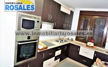 venta casa unifamiliar baena como nueva, con gran cochera y