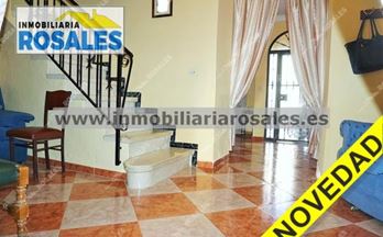 venta casa unifamiliar baena muy luminosa, con buen aparcam