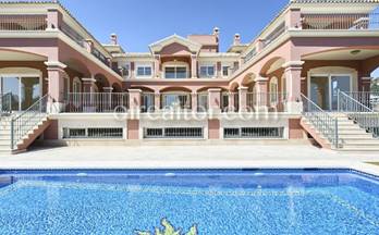 chalets en venta marbella cerca playa