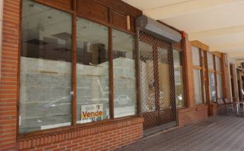 venta local aguilar de campoo calle comercio