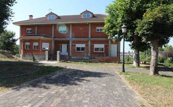 venta chalet brañosera plaza santa barbara