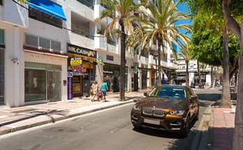 LOCAL en venta marbella Puerto Banus