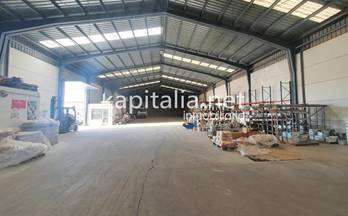 37 naves en venta montaverner