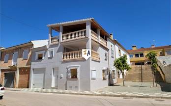 venta chalet adosado fuente de piedra town centre