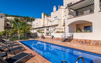 64 pisos en venta en benahavis con piscina