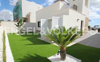 chalets con terraza cerca de la playa en venta