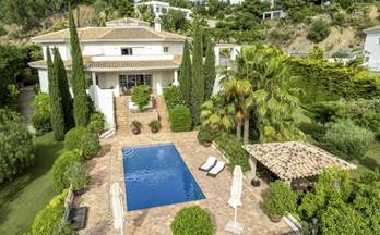 98 venta de casas con terraza en benahavis