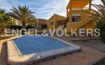 apartamentos con terraza frente al mar en venta