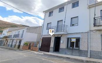 venta chalet adosado castillo de locubin outskirts