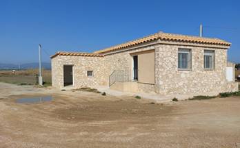 venta masia la ampolla afueras del pueblo