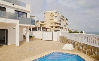 chalets con terraza cerca de la playa en venta