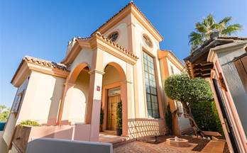 chalets con vistas al mar en marbella en venta