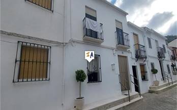 venta chalet adosado zuheros town centre