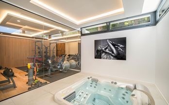 venta villa de lujo nueva andalucia nueva andalucía