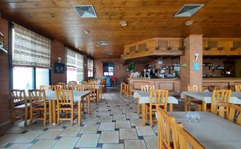 3 locales en alquiler la ampolla