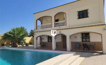 venta villa estepa residential