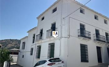 venta chalet adosado zuheros town centre