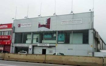 13 naves en venta parla