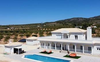 venta villa pinoso camino del prado