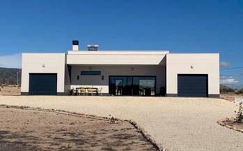 venta villa pinoso camino del prado