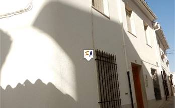 venta chalet adosado castillo de locubin town centre