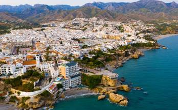 7 locales en venta frigiliana