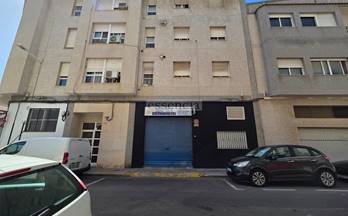 70 locales en venta piles