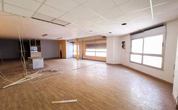 alquiler local barbera del valles eixample can llobet