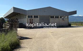 19 naves en venta quatretonda