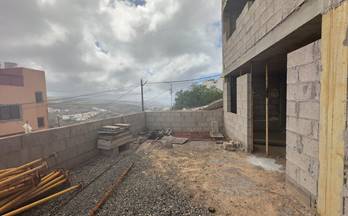 1 edificios en venta teror