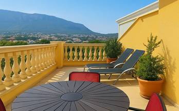 62 venta de pisos en denia con terraza y vistas al mar