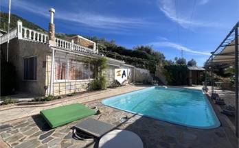 venta villa alcaucin outskirts