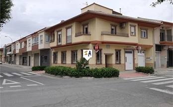 3 locales en venta alcala la real