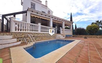 venta villa alcaucin residential
