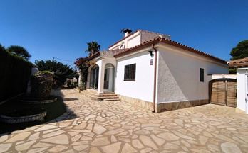 venta chalet independiente l´ametlla de mar les tres cales