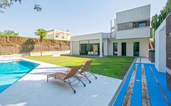 3 casas en venta pilas