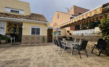 CHALET PAREADO en venta La Nucia Urbanización Kristal