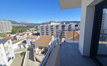 venta duplex roses carrer punta de llevant