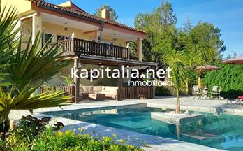 3 venta de casas con terraza en pla de corrals