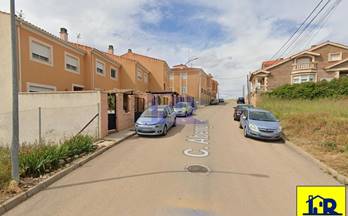 venta chalet adosado villar de olalla 