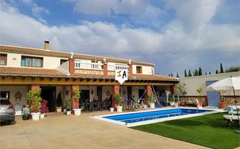 venta villa mollina outskirts