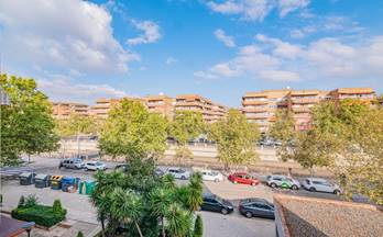 venta piso granada jardin de la reina